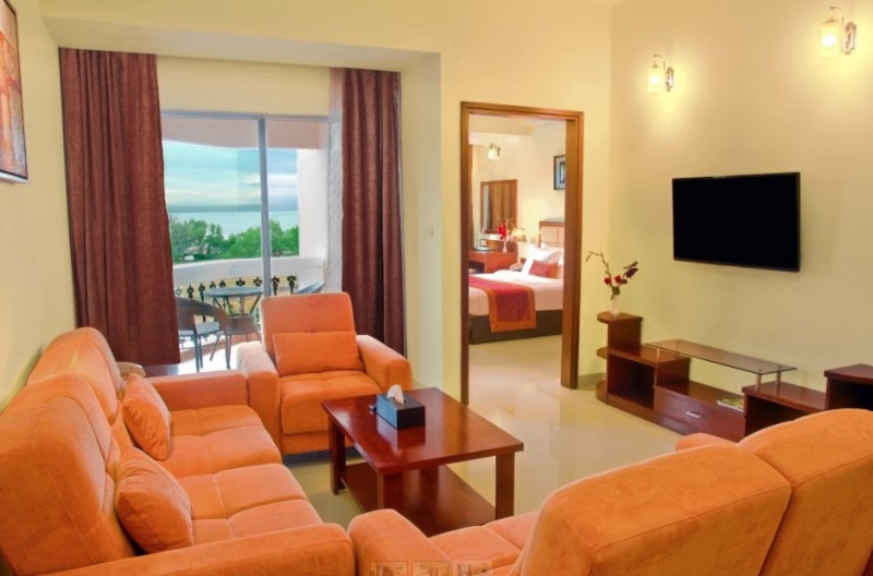 Eco Suite (Hill View with belcony)